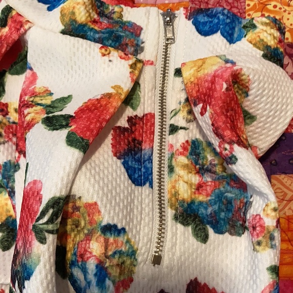 Springtime floral pleated circle skirt - Picture 3 of 4